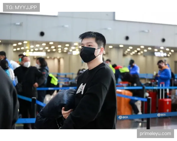 樊振东的私服照被刷到，衣服比我存款听着就不合理